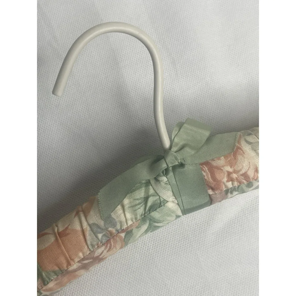 Vtg Floral Clothing Hangers Padded Satin Lot of 4 Shabby Chic Closet Core Pinks